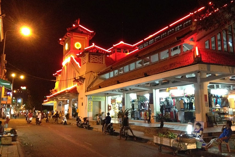 Chợ đêm Ninh Kiều Cần Thơ - Điểm tham quan mua sắm hấp dẫn du khách